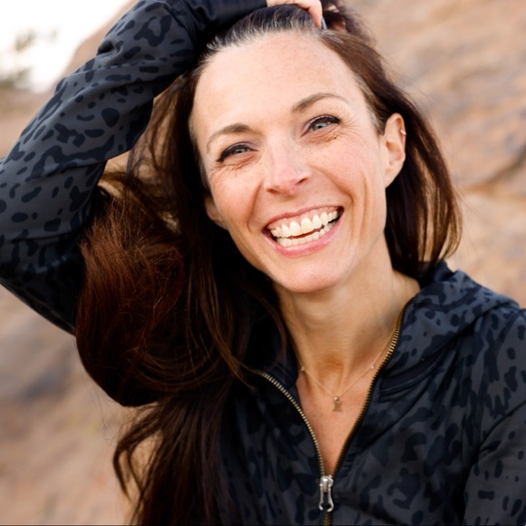 Meet your Posher, Bree - Picture 1 of 7